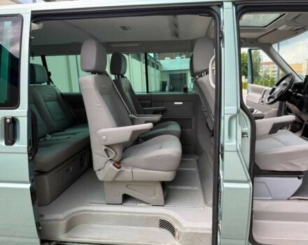 Зеленый Фольксваген Мультиван, объемом двигателя 2.5 л и пробегом 304 тыс. км за 3800 $, фото 16 на Automoto.ua