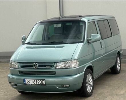 Зеленый Фольксваген Мультиван, объемом двигателя 2.5 л и пробегом 304 тыс. км за 3800 $, фото 1 на Automoto.ua