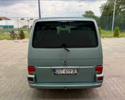 Зеленый Фольксваген Мультиван, объемом двигателя 2.5 л и пробегом 304 тыс. км за 3800 $, фото 5 на Automoto.ua