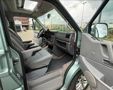 Зеленый Фольксваген Мультиван, объемом двигателя 2.5 л и пробегом 304 тыс. км за 3800 $, фото 14 на Automoto.ua