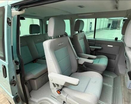 Зеленый Фольксваген Мультиван, объемом двигателя 2.5 л и пробегом 304 тыс. км за 3800 $, фото 12 на Automoto.ua