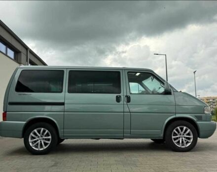 Зеленый Фольксваген Мультиван, объемом двигателя 2.5 л и пробегом 304 тыс. км за 3800 $, фото 4 на Automoto.ua