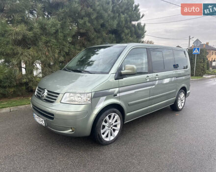 Зеленый Фольксваген Мультиван, объемом двигателя 2.46 л и пробегом 357 тыс. км за 11775 $, фото 3 на Automoto.ua