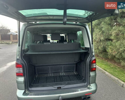 Зеленый Фольксваген Мультиван, объемом двигателя 2.46 л и пробегом 357 тыс. км за 11775 $, фото 7 на Automoto.ua