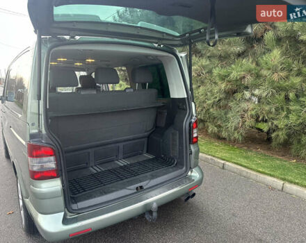 Зеленый Фольксваген Мультиван, объемом двигателя 2.46 л и пробегом 357 тыс. км за 11775 $, фото 8 на Automoto.ua