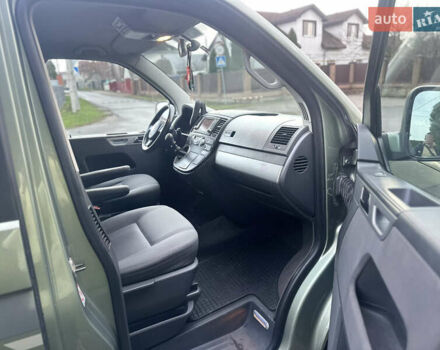 Зеленый Фольксваген Мультиван, объемом двигателя 2.46 л и пробегом 357 тыс. км за 11775 $, фото 11 на Automoto.ua