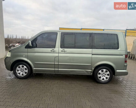 Зелений Фольксваген Мультиван, об'ємом двигуна 2.46 л та пробігом 320 тис. км за 11000 $, фото 2 на Automoto.ua