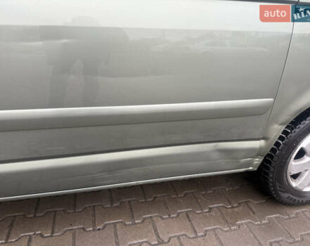 Зелений Фольксваген Мультиван, об'ємом двигуна 2.46 л та пробігом 320 тис. км за 11000 $, фото 5 на Automoto.ua