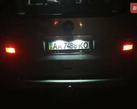 Зелений Фольксваген Мультиван, об'ємом двигуна 2.5 л та пробігом 320 тис. км за 10500 $, фото 2 на Automoto.ua