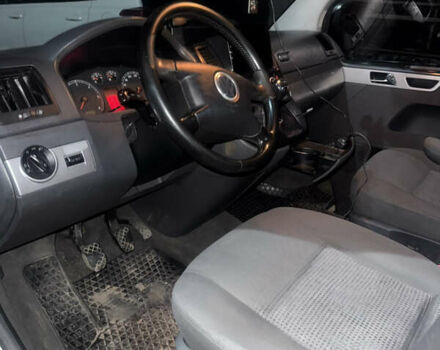 Зелений Фольксваген Мультиван, об'ємом двигуна 2.46 л та пробігом 320 тис. км за 11000 $, фото 15 на Automoto.ua