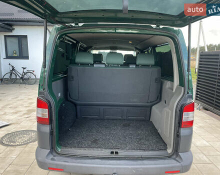 Зеленый Фольксваген Мультиван, объемом двигателя 1.98 л и пробегом 334 тыс. км за 14700 $, фото 3 на Automoto.ua