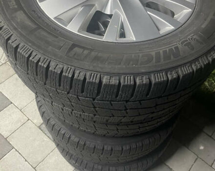 Зеленый Фольксваген Мультиван, объемом двигателя 1.98 л и пробегом 334 тыс. км за 14700 $, фото 13 на Automoto.ua