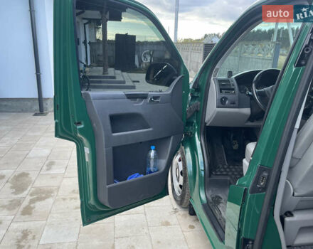 Зеленый Фольксваген Мультиван, объемом двигателя 1.98 л и пробегом 334 тыс. км за 14700 $, фото 6 на Automoto.ua