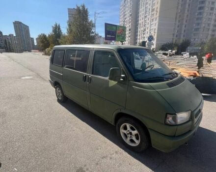 Зелений Фольксваген Мультиван, об'ємом двигуна 2.5 л та пробігом 350 тис. км за 2800 $, фото 1 на Automoto.ua