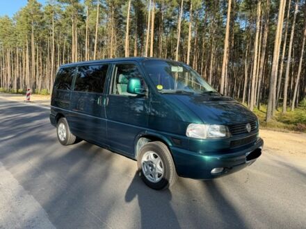 Зеленый Фольксваген Мультиван, объемом двигателя 2.5 л и пробегом 169 тыс. км за 2882 $, фото 1 на Automoto.ua