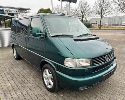 Зеленый Фольксваген Мультиван, объемом двигателя 2.5 л и пробегом 215 тыс. км за 3150 $, фото 1 на Automoto.ua
