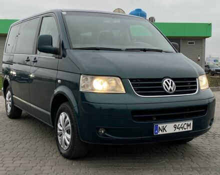 Зеленый Фольксваген Мультиван, объемом двигателя 2.5 л и пробегом 311 тыс. км за 5350 $, фото 1 на Automoto.ua