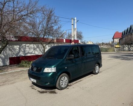 Зеленый Фольксваген Мультиван, объемом двигателя 2.5 л и пробегом 200 тыс. км за 4950 $, фото 1 на Automoto.ua