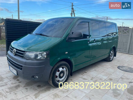 Зеленый Фольксваген Мультиван, объемом двигателя 1.98 л и пробегом 334 тыс. км за 14700 $, фото 1 на Automoto.ua