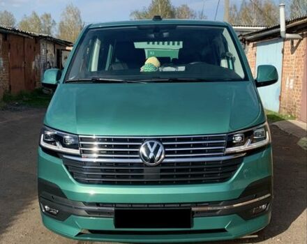 Зеленый Фольксваген Мультиван, объемом двигателя 2 л и пробегом 21 тыс. км за 95000 $, фото 1 на Automoto.ua