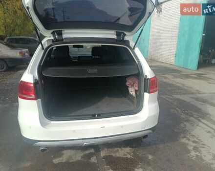 Белый Фольксваген Пассат Альтрак, объемом двигателя 2 л и пробегом 333 тыс. км за 12000 $, фото 19 на Automoto.ua