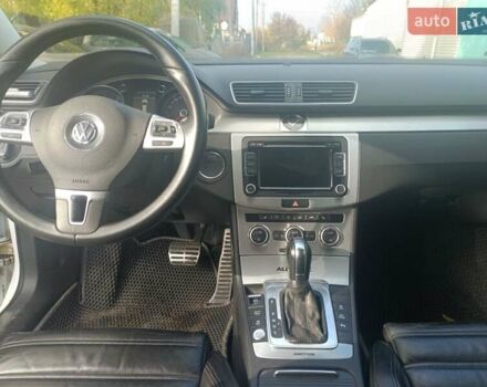 Белый Фольксваген Пассат Альтрак, объемом двигателя 2 л и пробегом 333 тыс. км за 12000 $, фото 12 на Automoto.ua