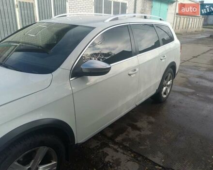 Белый Фольксваген Пассат Альтрак, объемом двигателя 2 л и пробегом 333 тыс. км за 12000 $, фото 1 на Automoto.ua