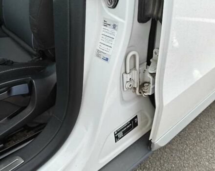 Білий Фольксваген Пассат Альтрак, об'ємом двигуна 2 л та пробігом 180 тис. км за 12000 $, фото 16 на Automoto.ua