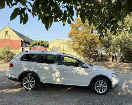 Белый Фольксваген Пассат Альтрак, объемом двигателя 2 л и пробегом 286 тыс. км за 13000 $, фото 3 на Automoto.ua