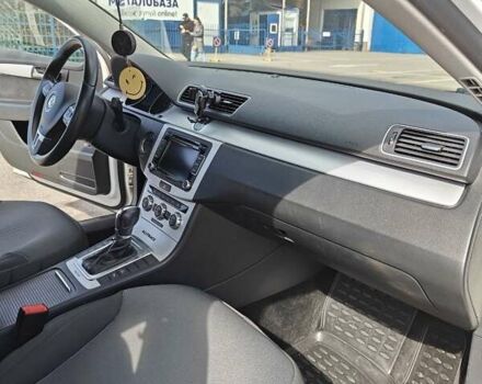 Білий Фольксваген Пассат Альтрак, об'ємом двигуна 2 л та пробігом 180 тис. км за 12000 $, фото 7 на Automoto.ua