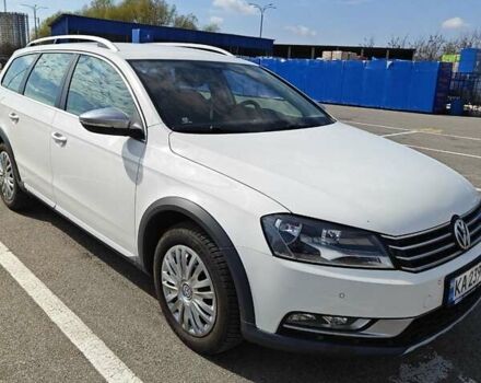 Білий Фольксваген Пассат Альтрак, об'ємом двигуна 2 л та пробігом 180 тис. км за 12000 $, фото 25 на Automoto.ua