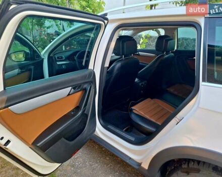 Білий Фольксваген Пассат Альтрак, об'ємом двигуна 2 л та пробігом 405 тис. км за 12500 $, фото 5 на Automoto.ua