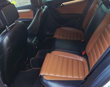 Білий Фольксваген Пассат Альтрак, об'ємом двигуна 2 л та пробігом 405 тис. км за 12500 $, фото 6 на Automoto.ua