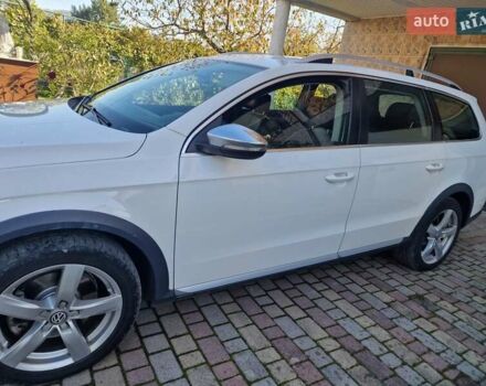 Белый Фольксваген Пассат Альтрак, объемом двигателя 2 л и пробегом 237 тыс. км за 15650 $, фото 2 на Automoto.ua