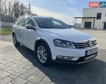 Белый Фольксваген Пассат Альтрак, объемом двигателя 2 л и пробегом 310 тыс. км за 10950 $, фото 2 на Automoto.ua
