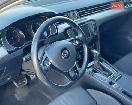 Белый Фольксваген Пассат Альтрак, объемом двигателя 2 л и пробегом 300 тыс. км за 16600 $, фото 8 на Automoto.ua
