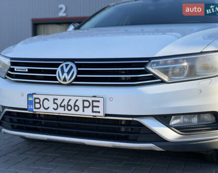 Белый Фольксваген Пассат Альтрак, объемом двигателя 2 л и пробегом 300 тыс. км за 16600 $, фото 2 на Automoto.ua