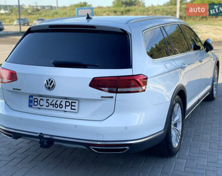 Белый Фольксваген Пассат Альтрак, объемом двигателя 2 л и пробегом 300 тыс. км за 16600 $, фото 6 на Automoto.ua