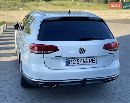 Белый Фольксваген Пассат Альтрак, объемом двигателя 2 л и пробегом 300 тыс. км за 16600 $, фото 5 на Automoto.ua