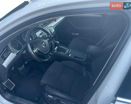 Білий Фольксваген Пассат Альтрак, об'ємом двигуна 2 л та пробігом 179 тис. км за 20700 $, фото 30 на Automoto.ua