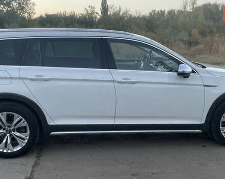 Білий Фольксваген Пассат Альтрак, об'ємом двигуна 2 л та пробігом 179 тис. км за 20700 $, фото 5 на Automoto.ua