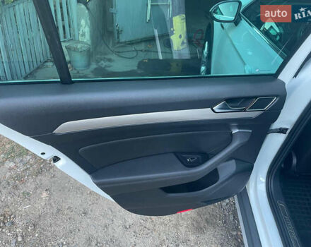 Білий Фольксваген Пассат Альтрак, об'ємом двигуна 2 л та пробігом 179 тис. км за 20700 $, фото 32 на Automoto.ua