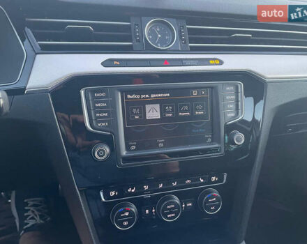 Білий Фольксваген Пассат Альтрак, об'ємом двигуна 2 л та пробігом 179 тис. км за 20700 $, фото 14 на Automoto.ua