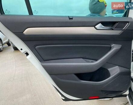 Білий Фольксваген Пассат Альтрак, об'ємом двигуна 2 л та пробігом 267 тис. км за 19890 $, фото 22 на Automoto.ua