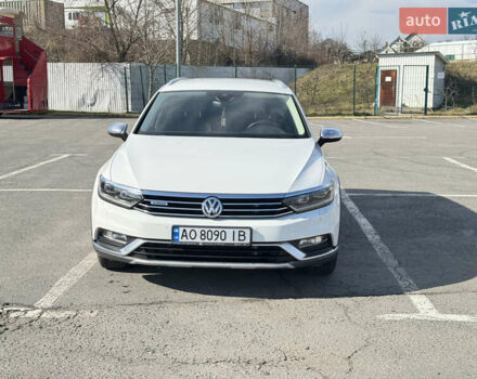 Белый Фольксваген Пассат Альтрак, объемом двигателя 2 л и пробегом 260 тыс. км за 20500 $, фото 3 на Automoto.ua