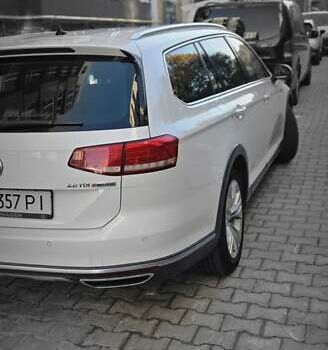 Білий Фольксваген Пассат Альтрак, об'ємом двигуна 2 л та пробігом 241 тис. км за 19800 $, фото 13 на Automoto.ua