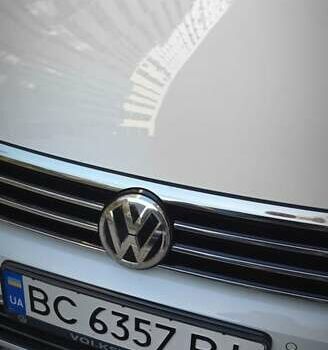 Білий Фольксваген Пассат Альтрак, об'ємом двигуна 2 л та пробігом 241 тис. км за 19800 $, фото 6 на Automoto.ua
