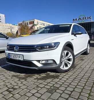 Білий Фольксваген Пассат Альтрак, об'ємом двигуна 2 л та пробігом 241 тис. км за 19800 $, фото 2 на Automoto.ua