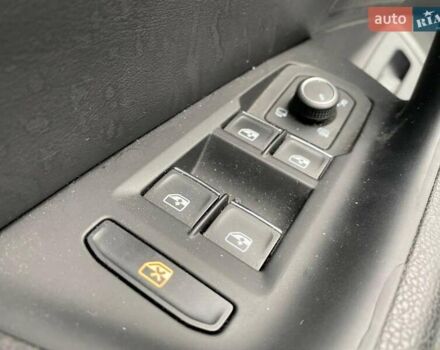 Білий Фольксваген Пассат Альтрак, об'ємом двигуна 2 л та пробігом 267 тис. км за 19890 $, фото 9 на Automoto.ua