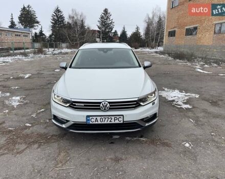 Белый Фольксваген Пассат Альтрак, объемом двигателя 2 л и пробегом 274 тыс. км за 19999 $, фото 1 на Automoto.ua